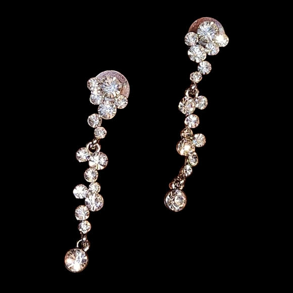 Elegant Silver Crystal Drop Earrings - Picture 2 of 11